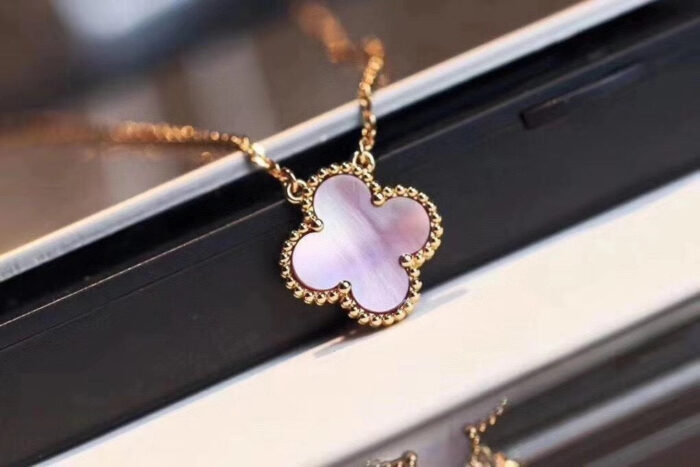 【Valleron Jewelry】CLOVER MINI 9.5mm Pink Necklace - Image 1