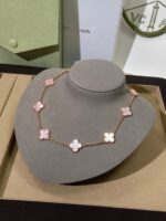 【Valerone Jewelry】Pink Necklace with Ten Clover Designs - Image 3