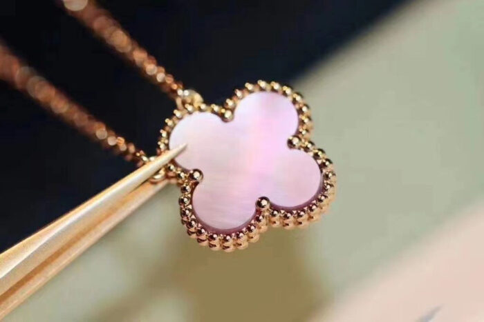 【Valleron Jewelry】CLOVER MINI 9.5mm Pink Necklace - Image 4