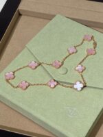 【Valerone Jewelry】Pink Necklace with Ten Clover Designs - Image 5