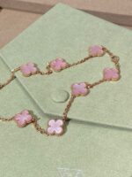 【Valerone Jewelry】Pink Necklace with Ten Clover Designs - Image 9