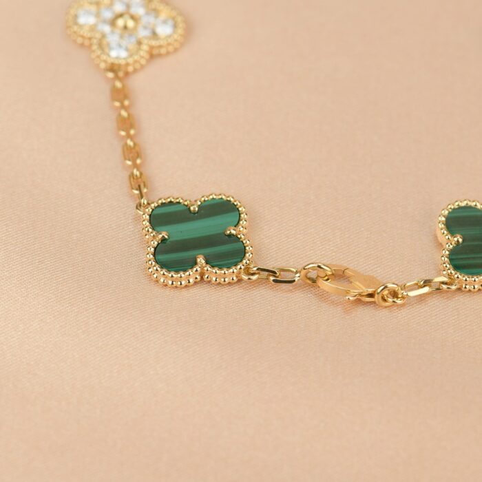 【Valeron Jewelry】CLOVER  5 MOTIF MALACHITE DIAMOND BRACELET - Image 5