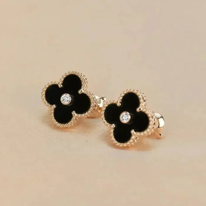 【Valeron Jewelry】CLOVER MEDIUM 1 MOTIFS ONYX DIAMOND EARRINGS - Image 3