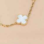 【Valleron Jewelry】CLOVER  5 MOTIF WHITE MOP BRACELET - Image 10