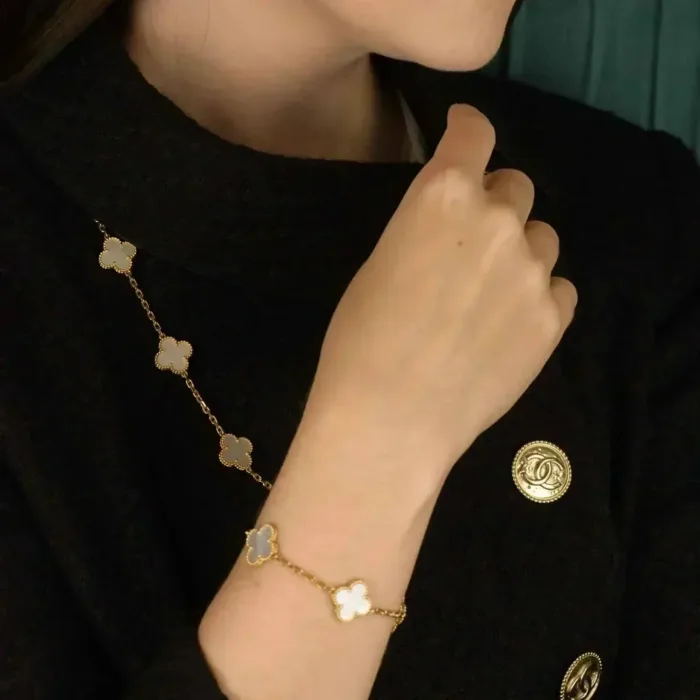 【Valleron Jewelry】CLOVER  5 MOTIF WHITE MOP BRACELET - Image 5