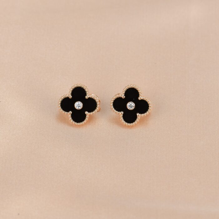 【Valeron Jewelry】CLOVER MEDIUM 1 MOTIFS ONYX DIAMOND EARRINGS - Image 4