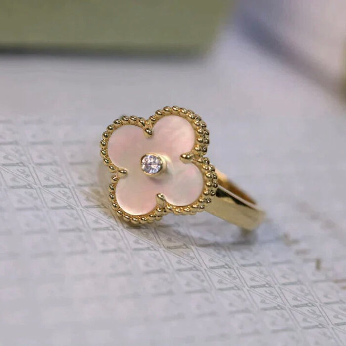 【Valeron Jewelry】CLOVER PINK MOP RING GOLD DIAMOND - Image 4