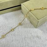 【Valeron Jewelry】CLOVER 6 MOTIF DIAMOND LASER BRACELET - Image 3