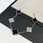 【Valleron Jewelry】CLOVER 5 MOTIF ONYXS DIAMOND BRACELET SILVER - Image 2