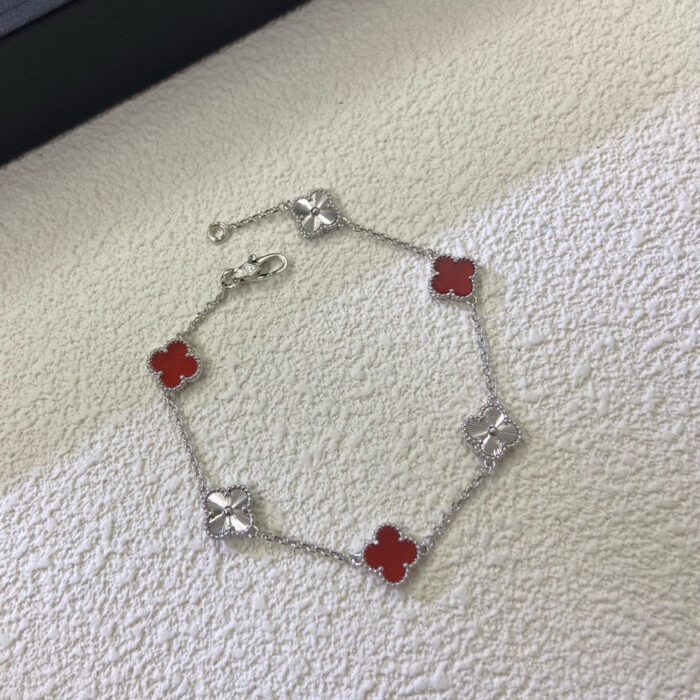【Valeron Jewelry】CLOVER 6 MOTIF RED AGATE LASER BRACELET - Image 1