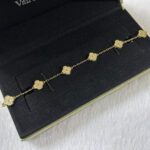 【Valeron Jewelry】CLOVER 6 MOTIF DIAMOND BRACELET - Image 6