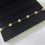 【Valeron Jewelry】CLOVER 6 MOTIF DIAMOND BRACELET - Image 7