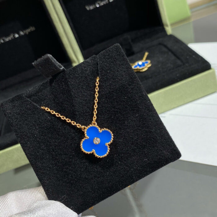 【Valerone Jewelry】CLOVER 15MM DIAMOND AND BLUE AGATE NECKLACE - Image 6