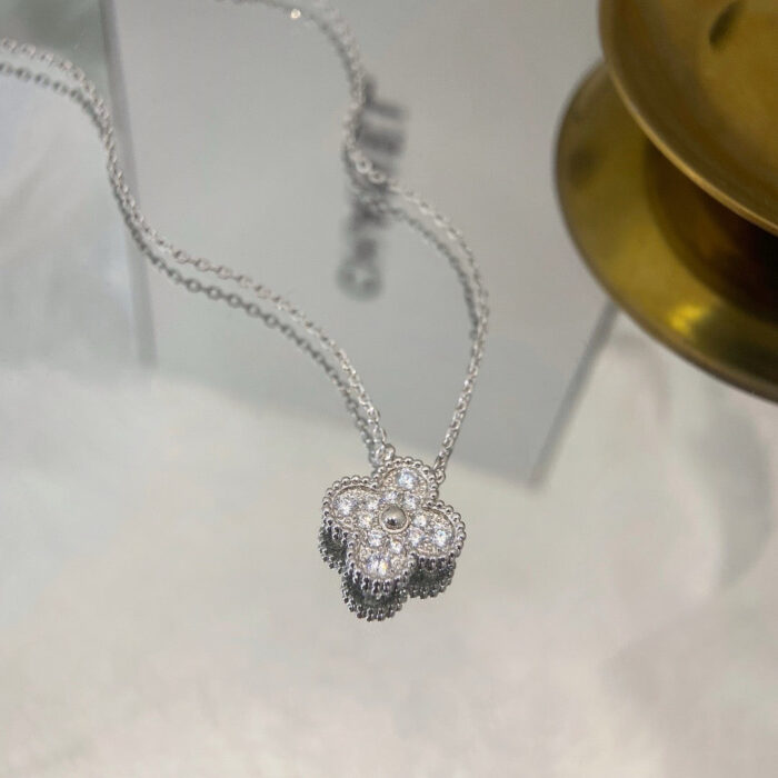 【Valleron Jewelry】CLOVER 15MM DIAMOND SINGLE FLOWER NECKLACE - Image 4