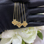【Valleron Jewelry】CLOVER 15MM LASER NECKLACE - Image 4