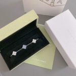 【Valerone Jewelry】CLOVER  5 MOTIF DIAMOND PURPLE CHALCEDONY BRACELET SILVER - Image 6