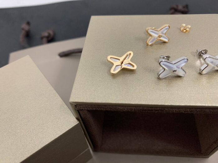 【Valeron Jewelry】JEUX DE WHITE MOP SILVER DIAMOND EARRINGS - Image 5