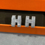 【Valeron Jewelry】H STUD EARRINGS WITH SILVER DIAMONDS