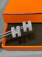 【Valeron Jewelry】H STUD EARRINGS WITH SILVER DIAMONDS - Image 4