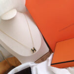 【Valleron Jewelry】HM CLIC BLACK ENAMEL GOLD NECKLACE - Image 3