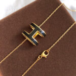 【Valleron Jewelry】HM CLIC BLACK ENAMEL GOLD NECKLACE - Image 4