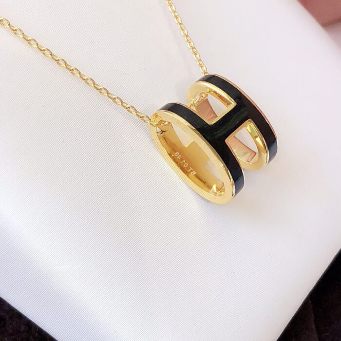 【Valleron Jewelry】HM CLIC BLACK ENAMEL GOLD NECKLACE - Image 1