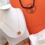 【Valleron Jewelry】HM CLIC RED ENAMEL GOLD NECKLACE - Image 2