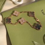 【Valleron Jewelry】CLOVER 5 MOTIF GRAY MOP DIAMOND BRACELET - Image 6