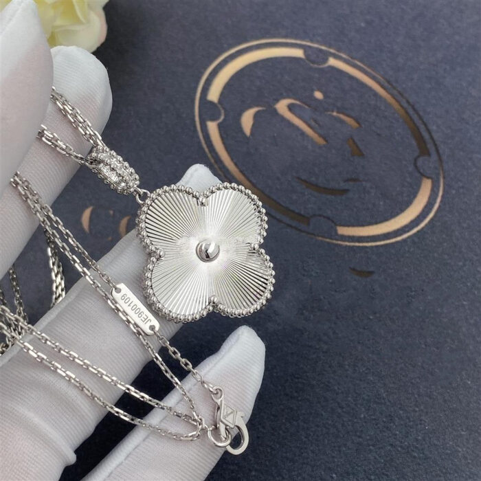 【Valeron Jewelry】CLOVER 25MM SILVER BIG CLOVER NECKLACE - Image 2