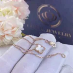 【Valleron Jewelry】CLOVER WHITE MOP SINGLE FLOWER BRACELET - Image 2