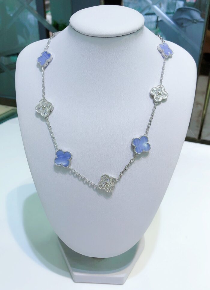 【Valeron Jewelry】CLOVER 10 MOTIFS CHALCEDONY DIAMONDS SILVER NECKLACE - Image 1