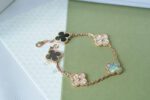 【Valleron Jewelry】CLOVER 5 MOTIFS DARK MOP AND DIAMONDS PINK GOLD BRACELET - Image 2