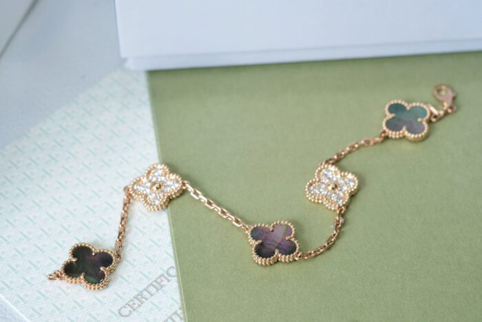 【Valleron Jewelry】CLOVER 5 MOTIFS DARK MOP AND DIAMONDS PINK GOLD BRACELET - Image 5